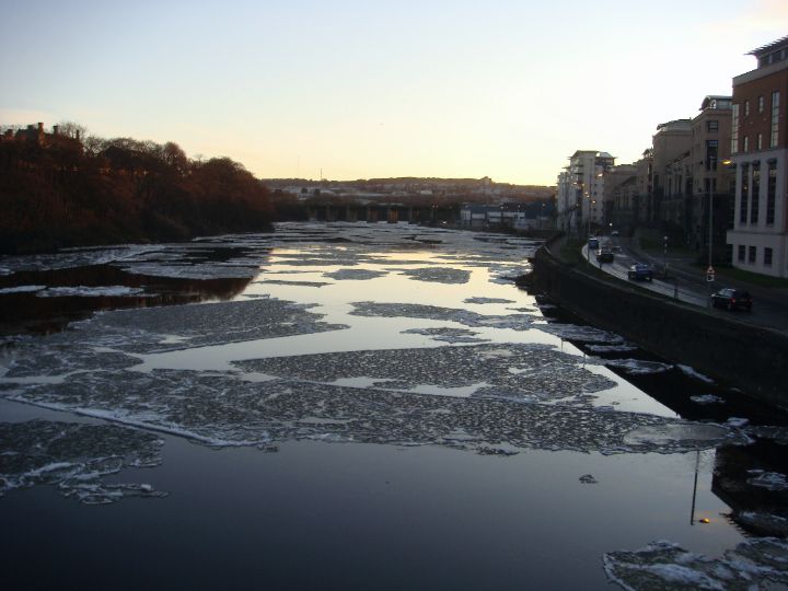 River Ice 301108-012.jpg